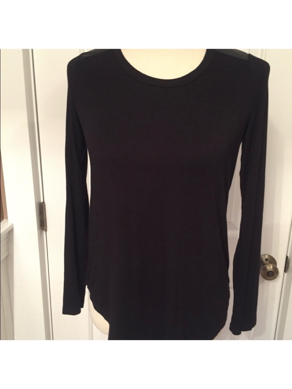 BARNEYS NEW YORK TOP TEE BLACK LONG SLEEVE FAUX LEATHER ACCENT size S